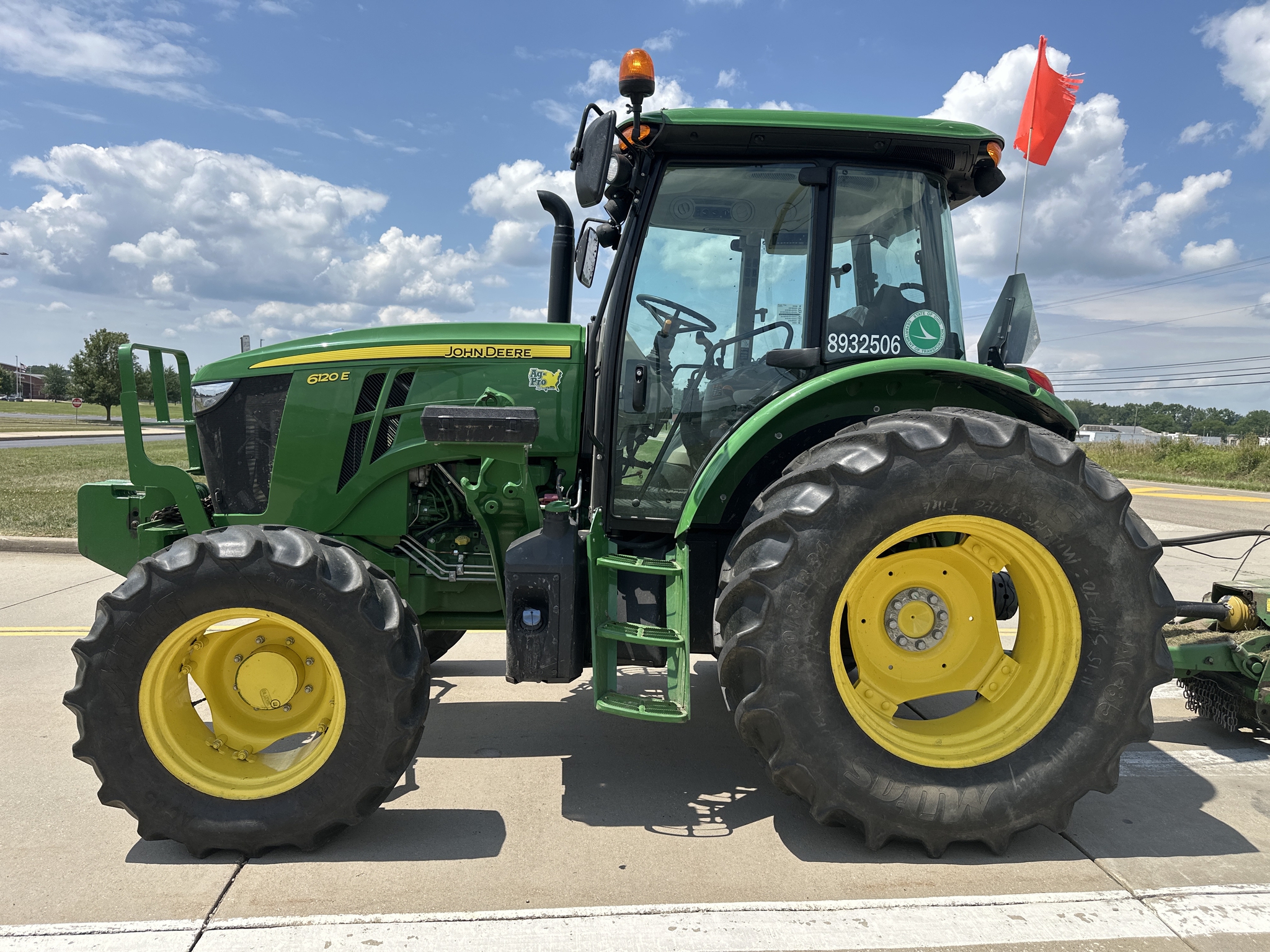 2023 John Deere 6120E Image 2