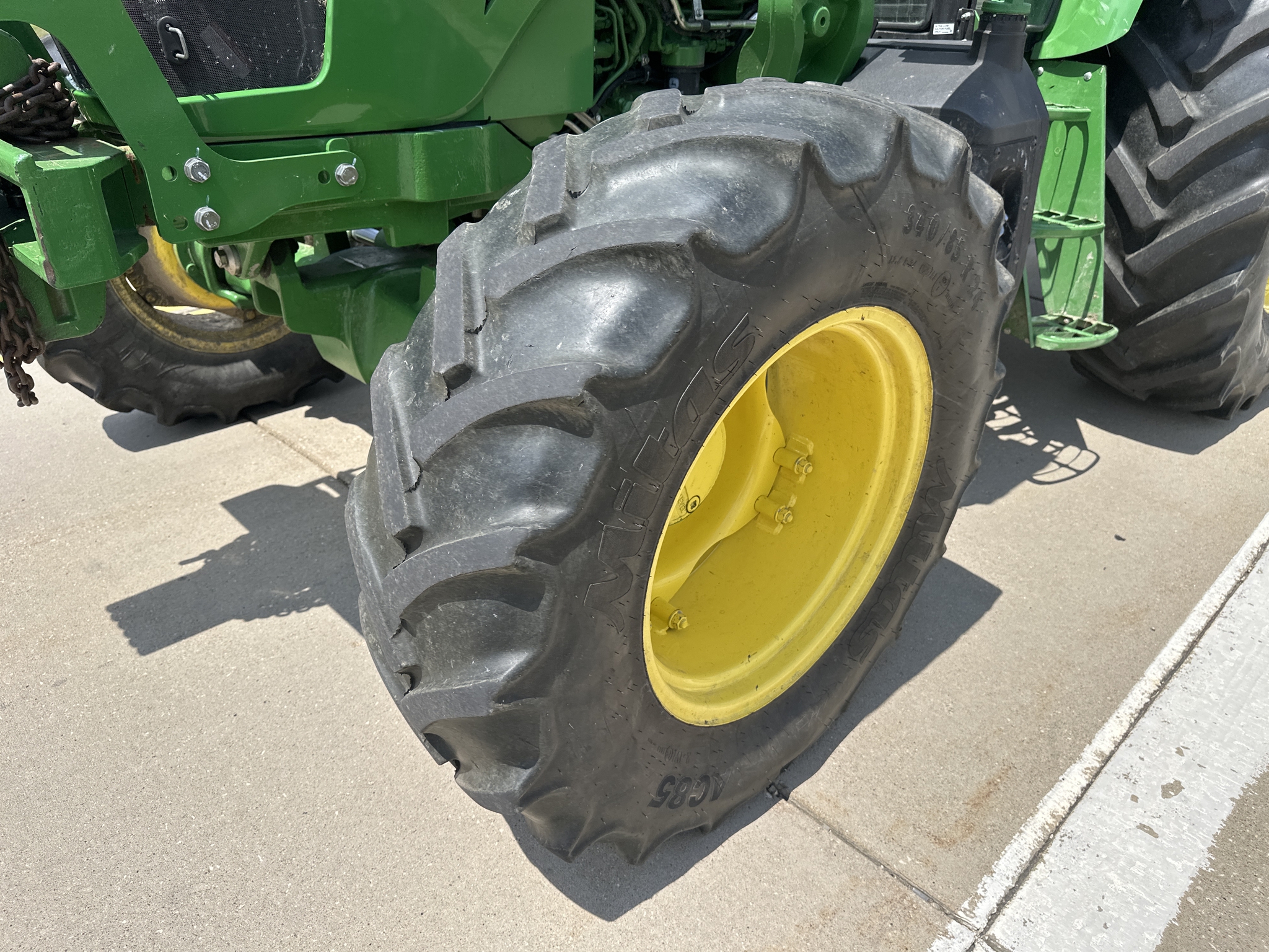 2023 John Deere 6120E Image 16