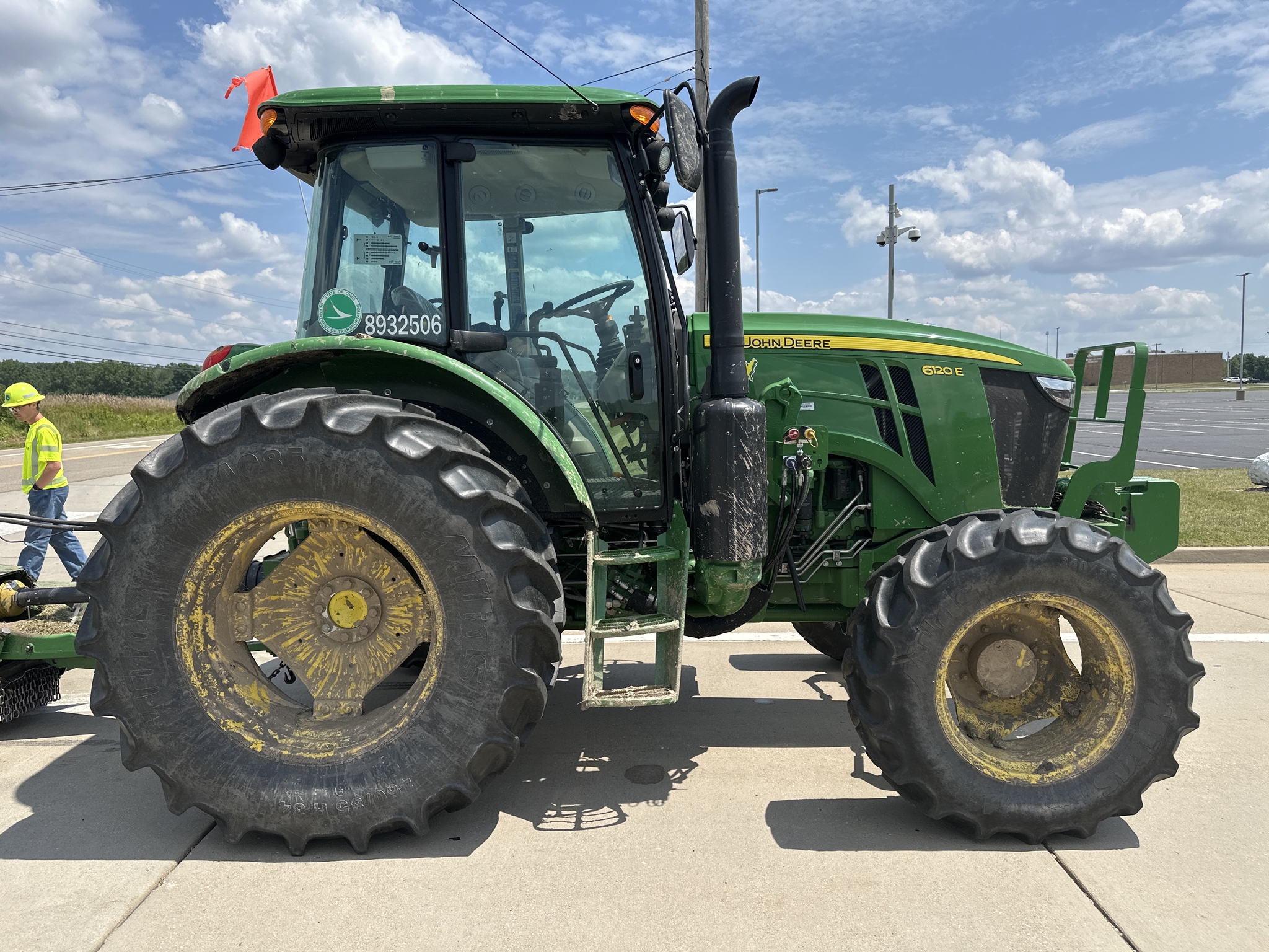 2023 John Deere 6120E Image 6