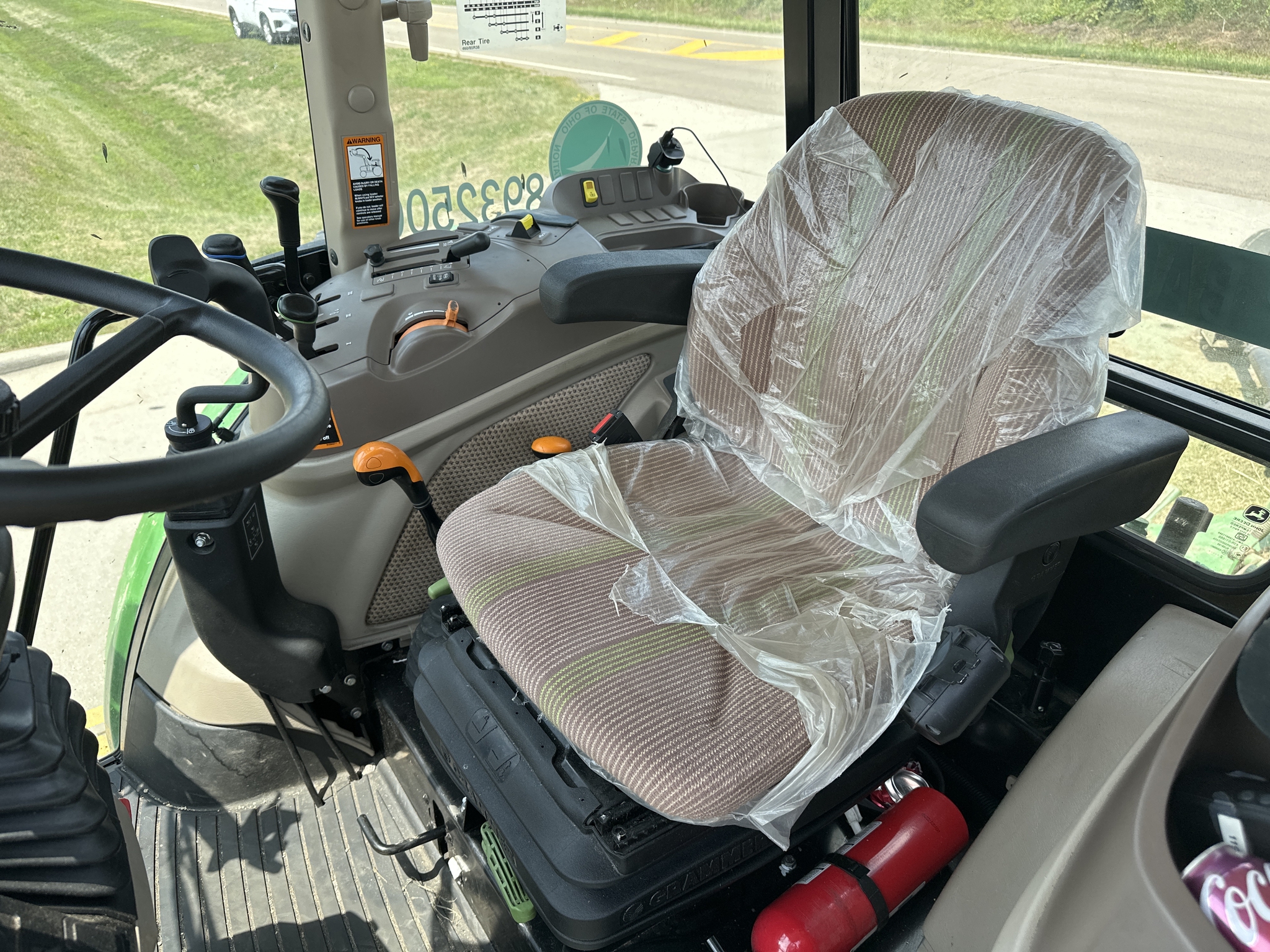 2023 John Deere 6120E Image 25