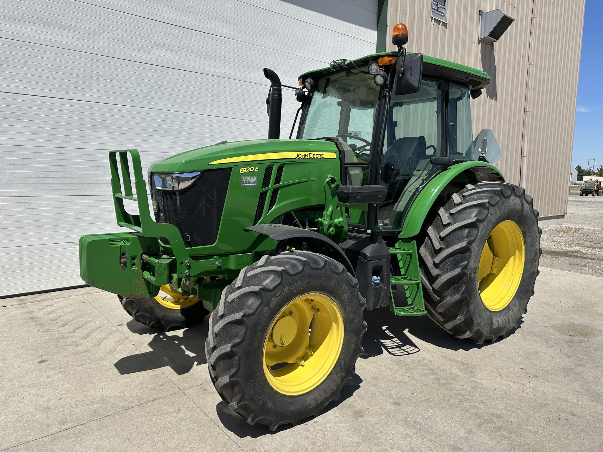 2023 John Deere 6120E Image 1