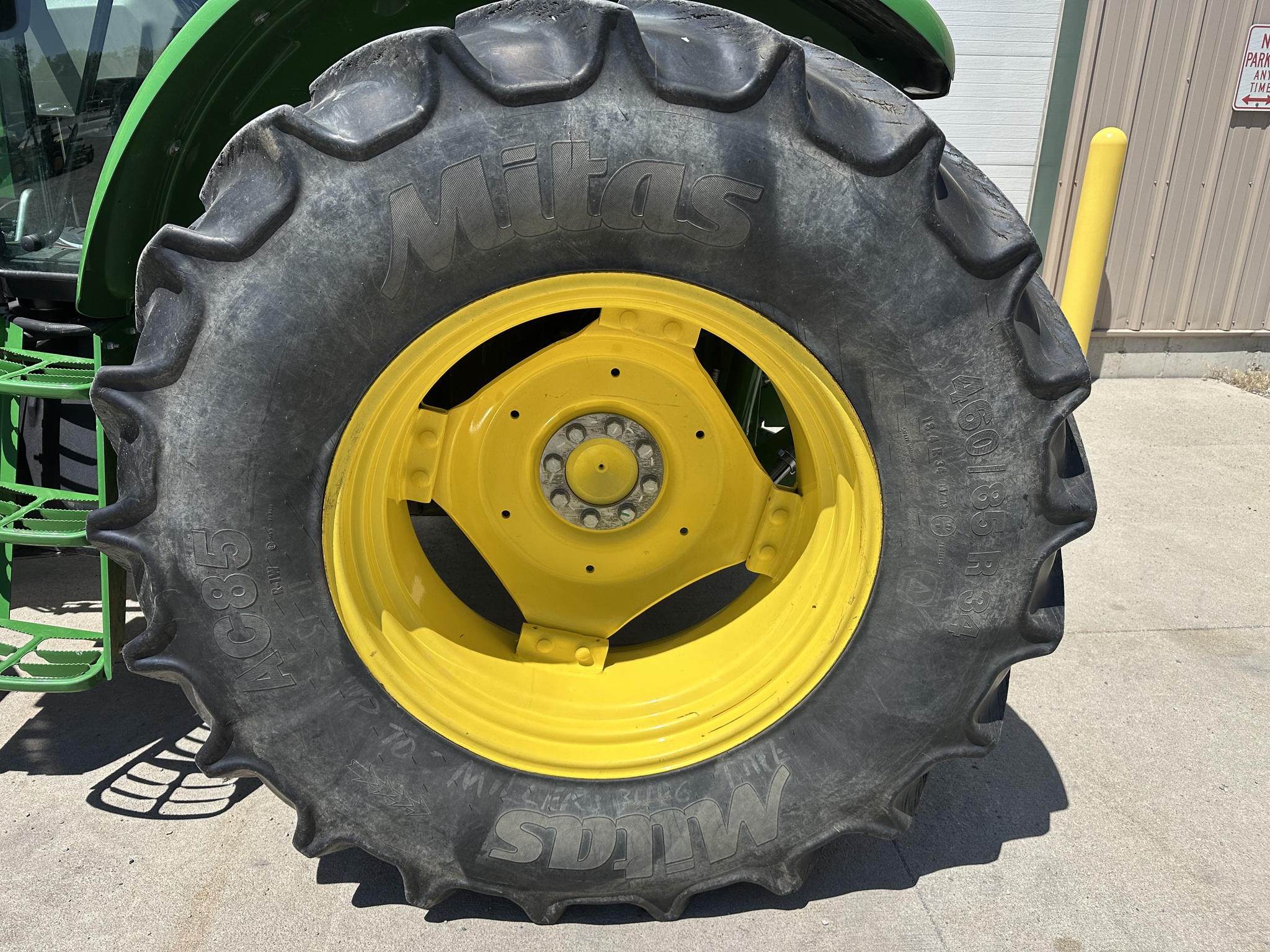 2023 John Deere 6120E Image 15