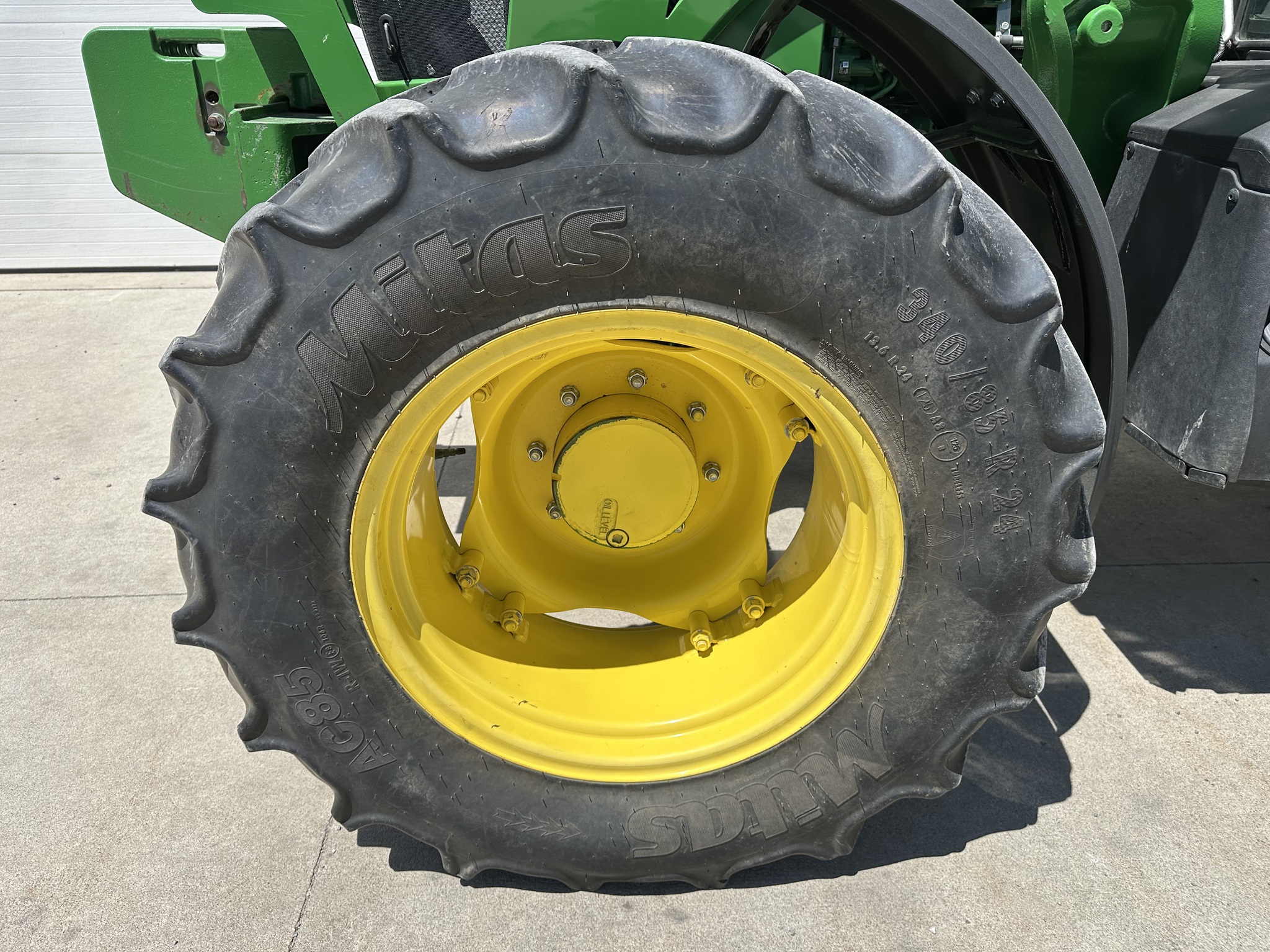 2023 John Deere 6120E Image 13