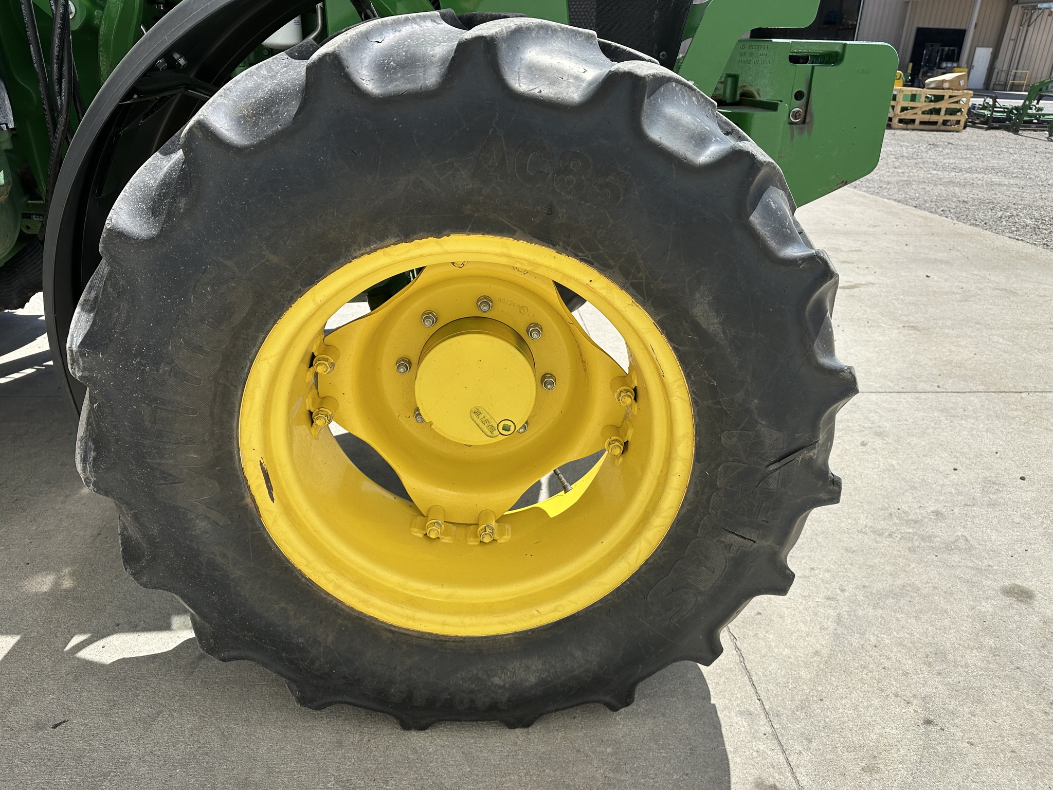 2023 John Deere 6120E Image 9