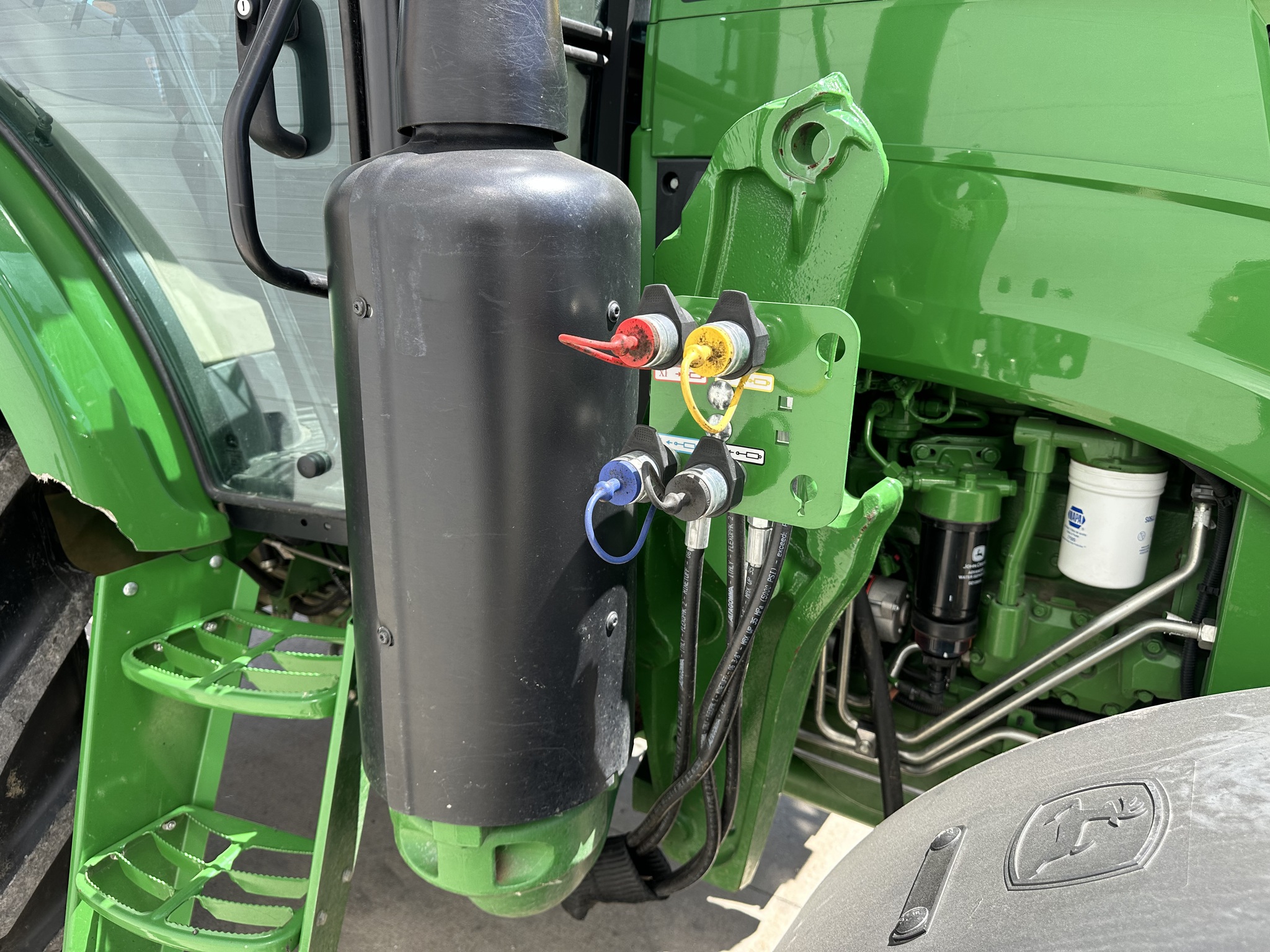 2023 John Deere 6120E Image 19