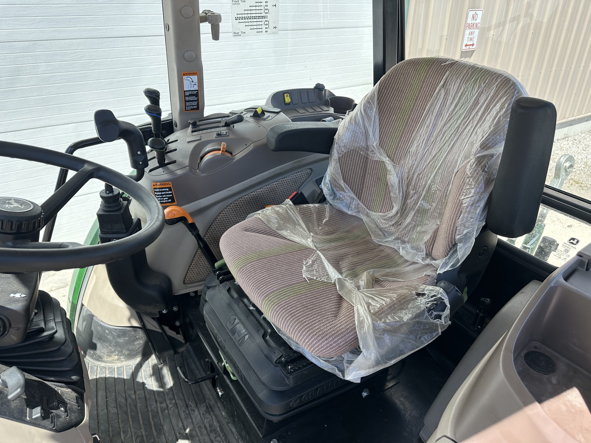 2023 John Deere 6120E Image 27