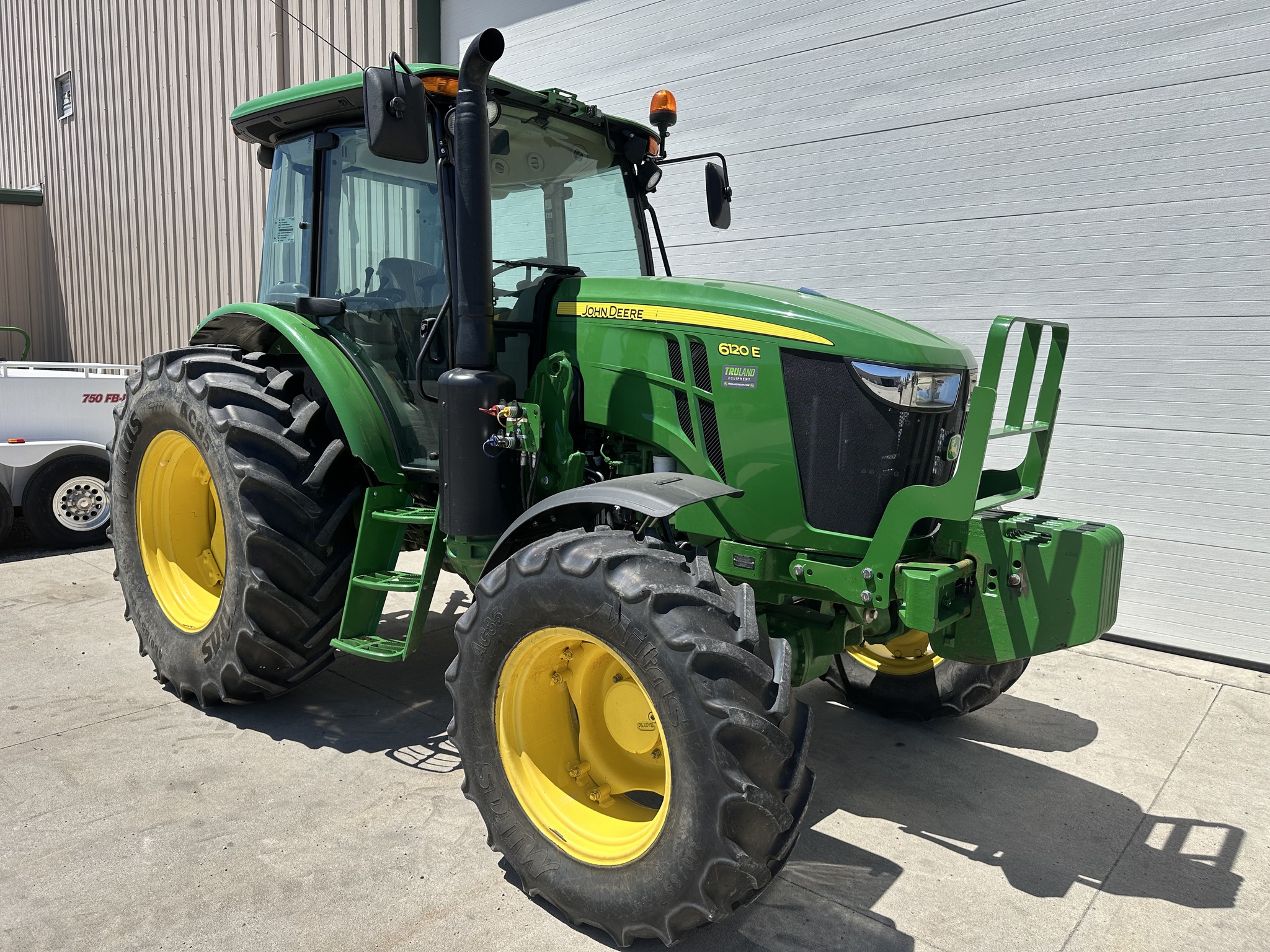 2023 John Deere 6120E Image 7