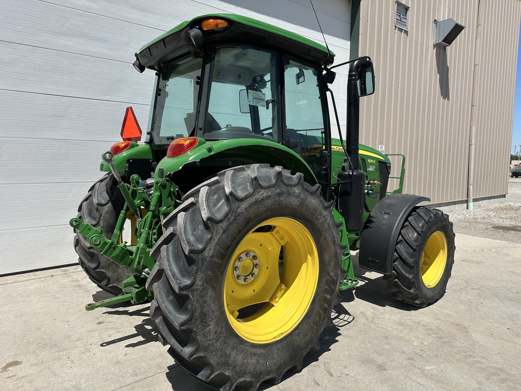 2023 John Deere 6120E Image 5