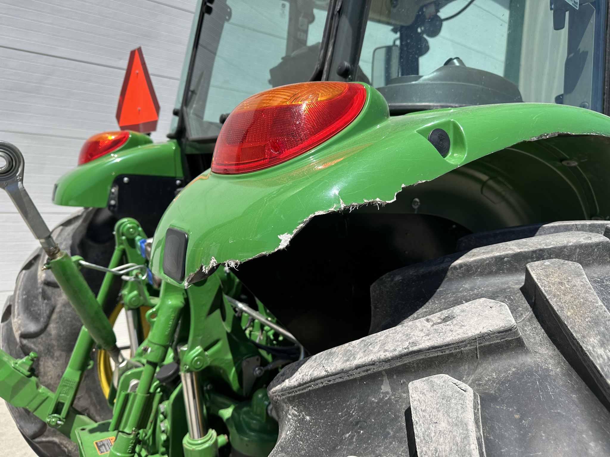 2023 John Deere 6120E Image 18