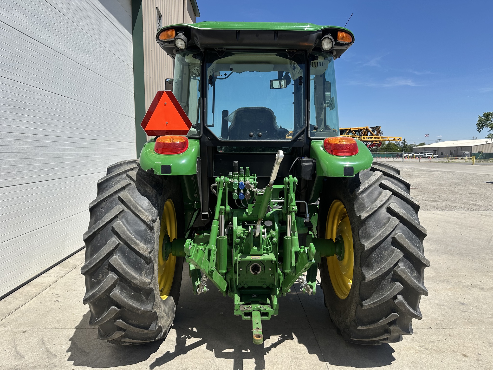 2023 John Deere 6120E Image 4
