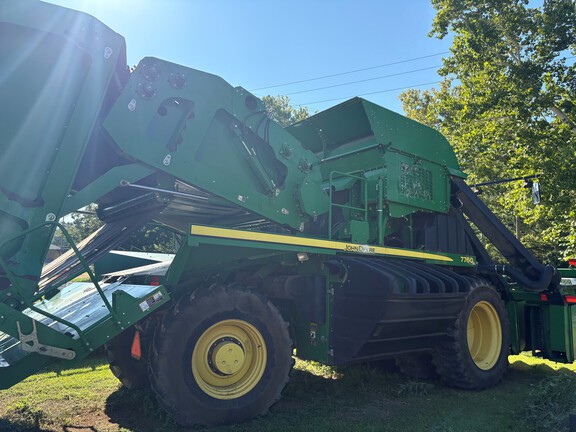 2014 John Deere 7760 Photo 8