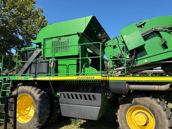 2014 John Deere 7760 Photo 9