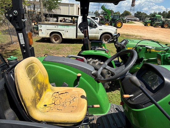 2020 John Deere 4044M Photo 5