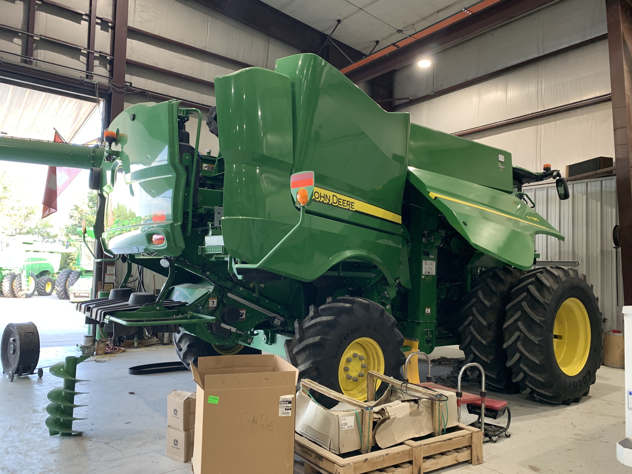 2019 John Deere S780 Image 2
