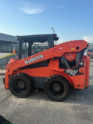 2017 Kubota SSV75 Picture 6 2017 Kubota SSV75-6