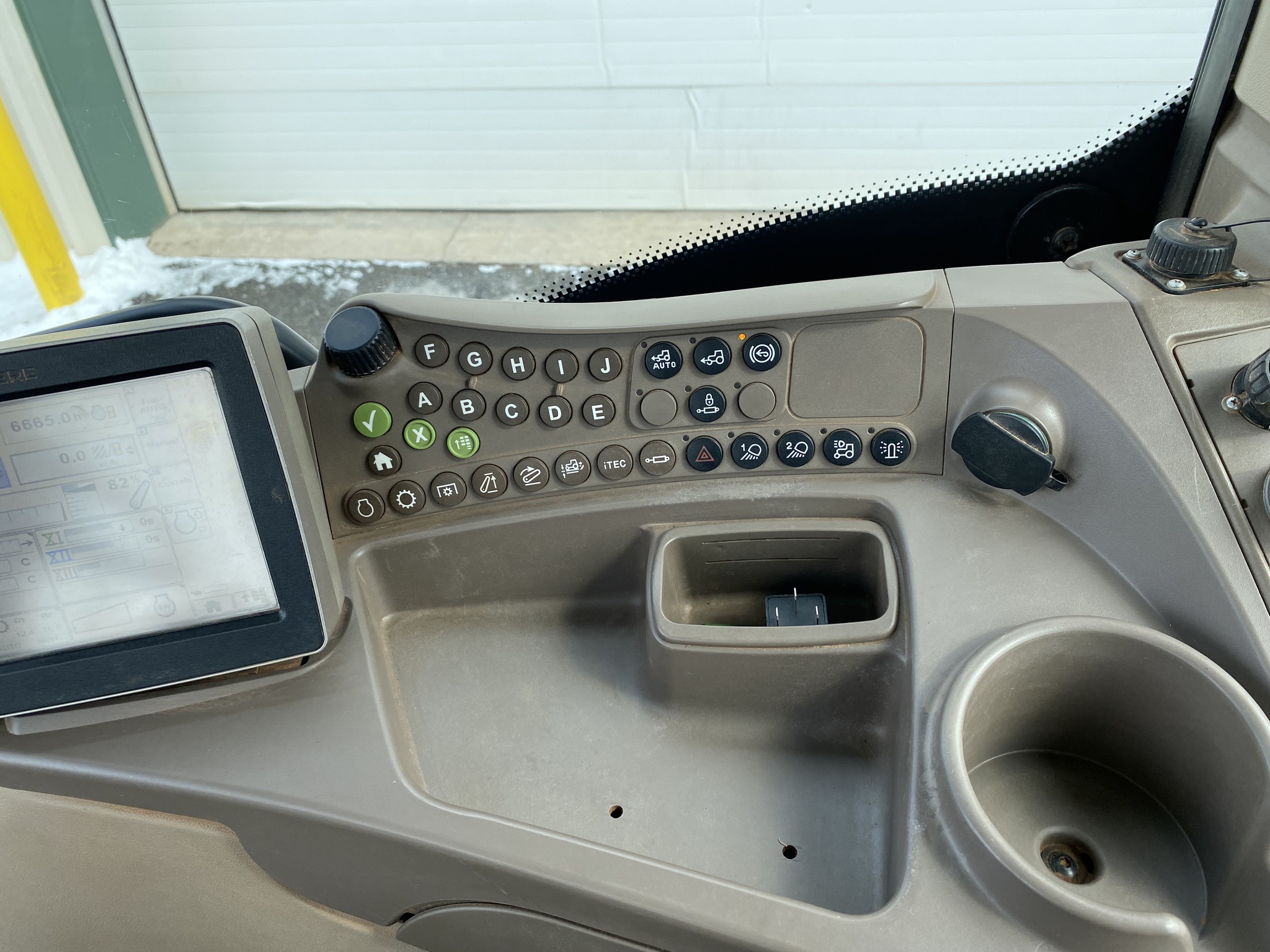 2014 John Deere 6125R Image 17