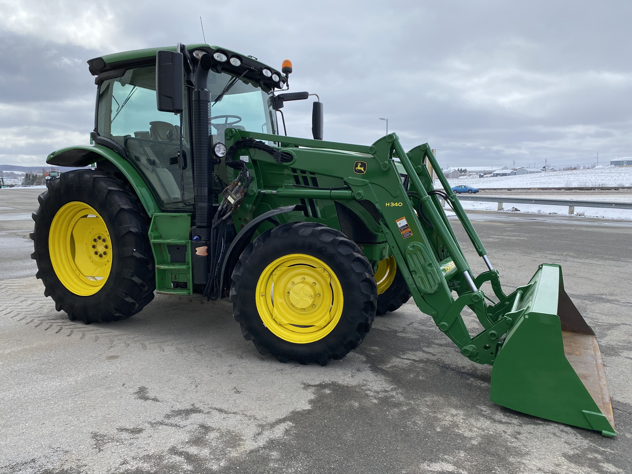 2014 John Deere 6125R Image 3