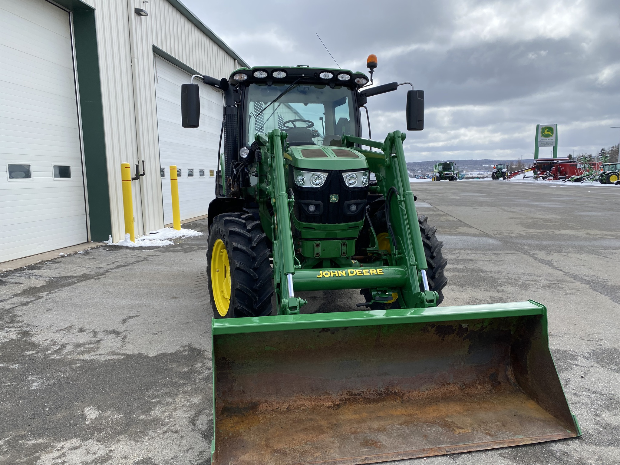 2014 John Deere 6125R Image 5