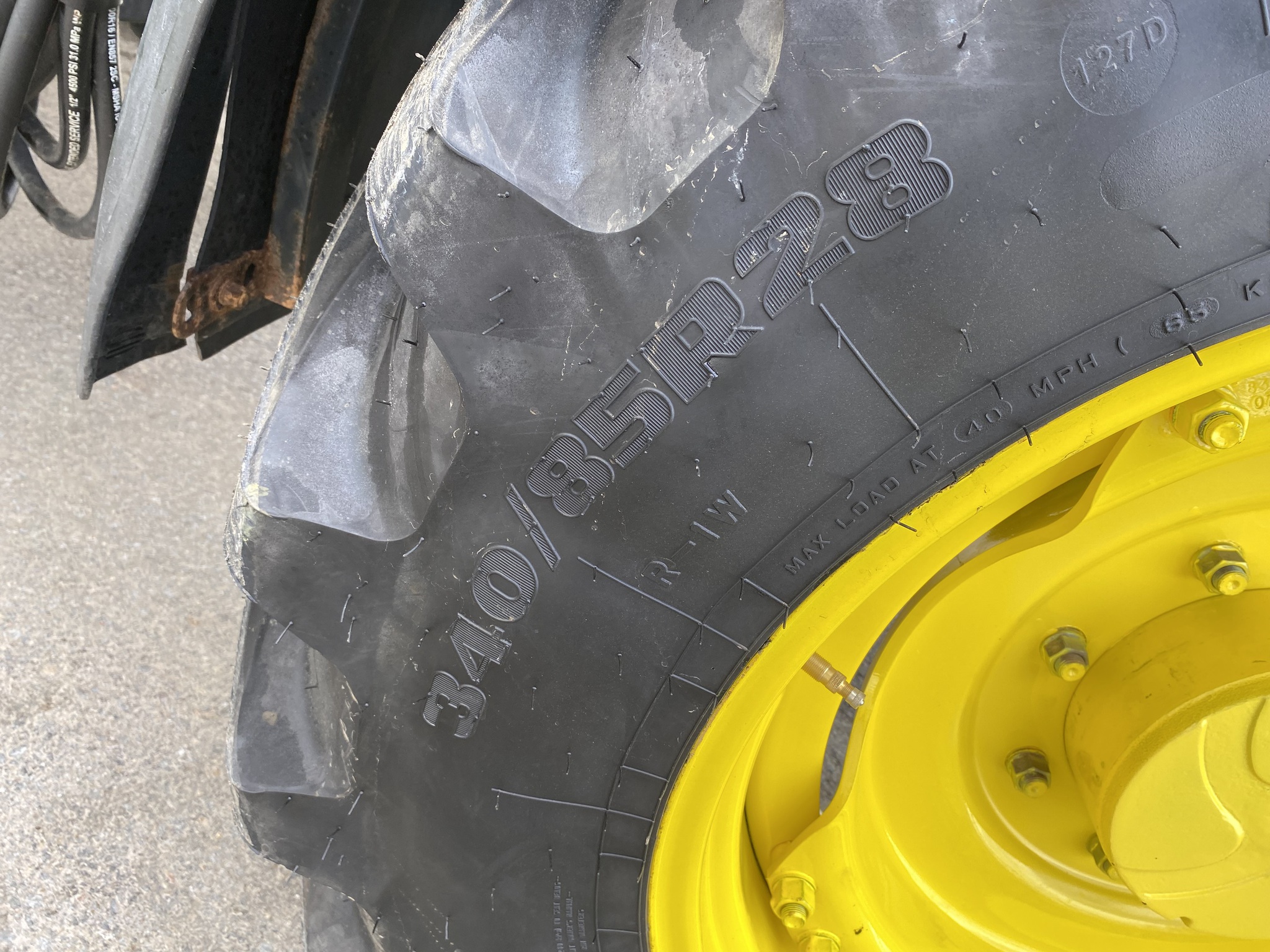 2014 John Deere 6125R Image 11