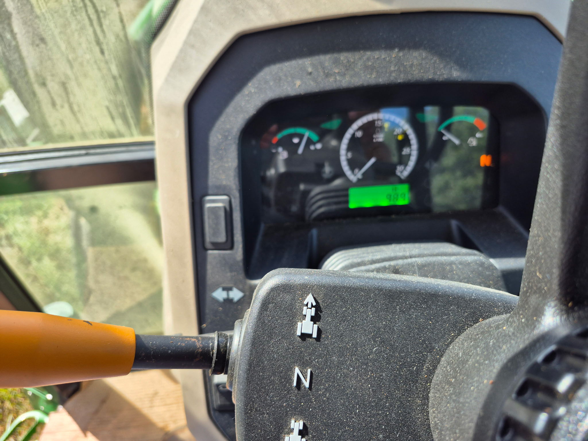  2024 John Deere 5075E at Heritage Tractor in Rolla, MO
