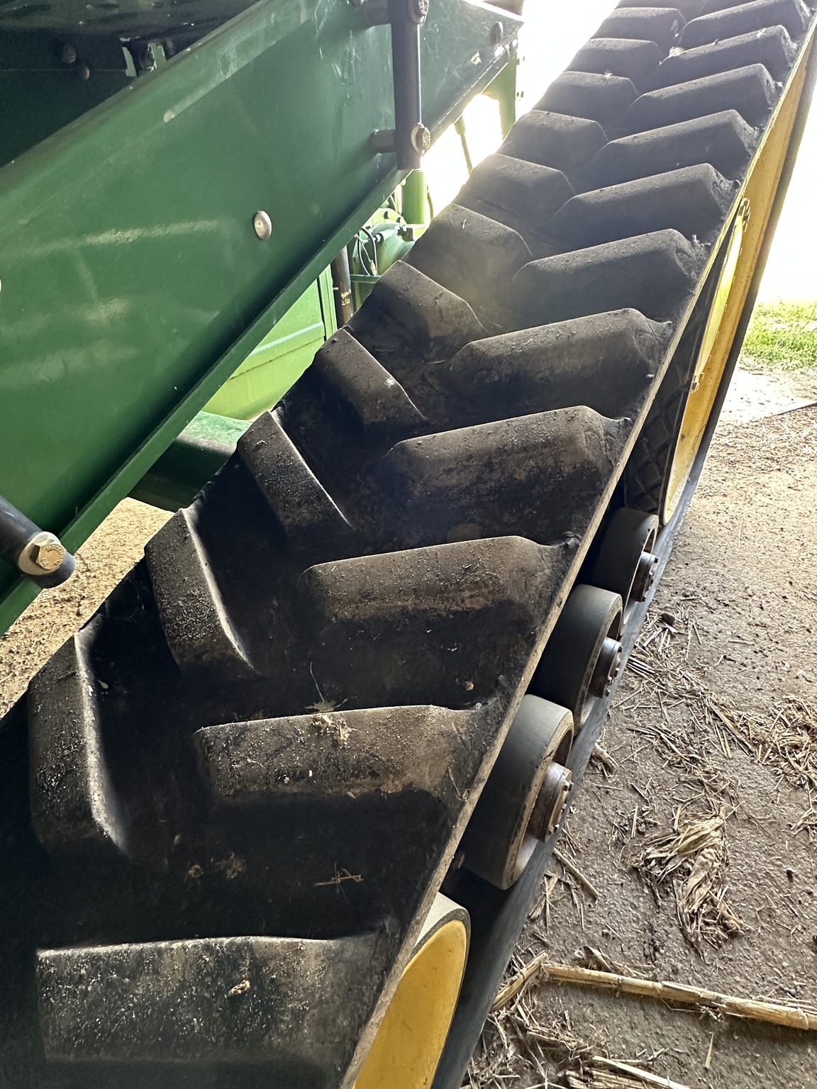 2003 John Deere 8420T Image 2
