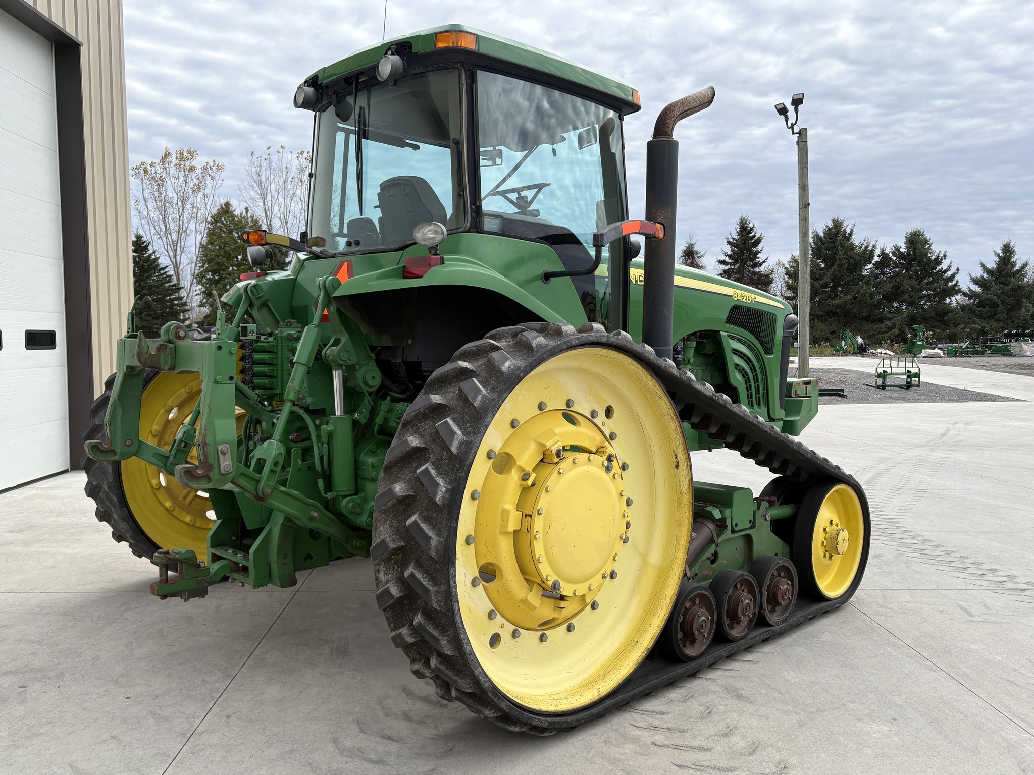 2003 John Deere 8420T Image 3