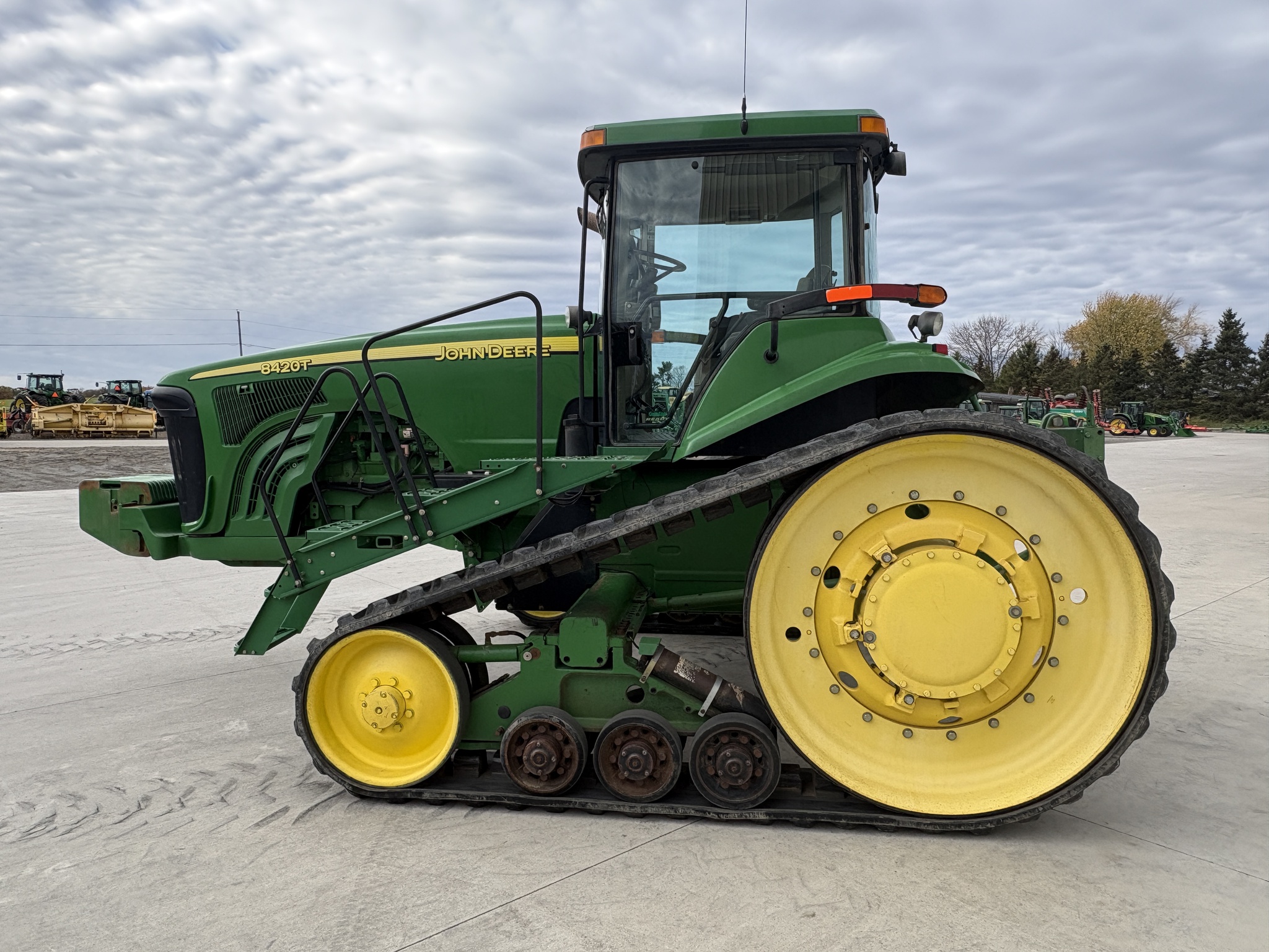 2003 John Deere 8420T Image 6