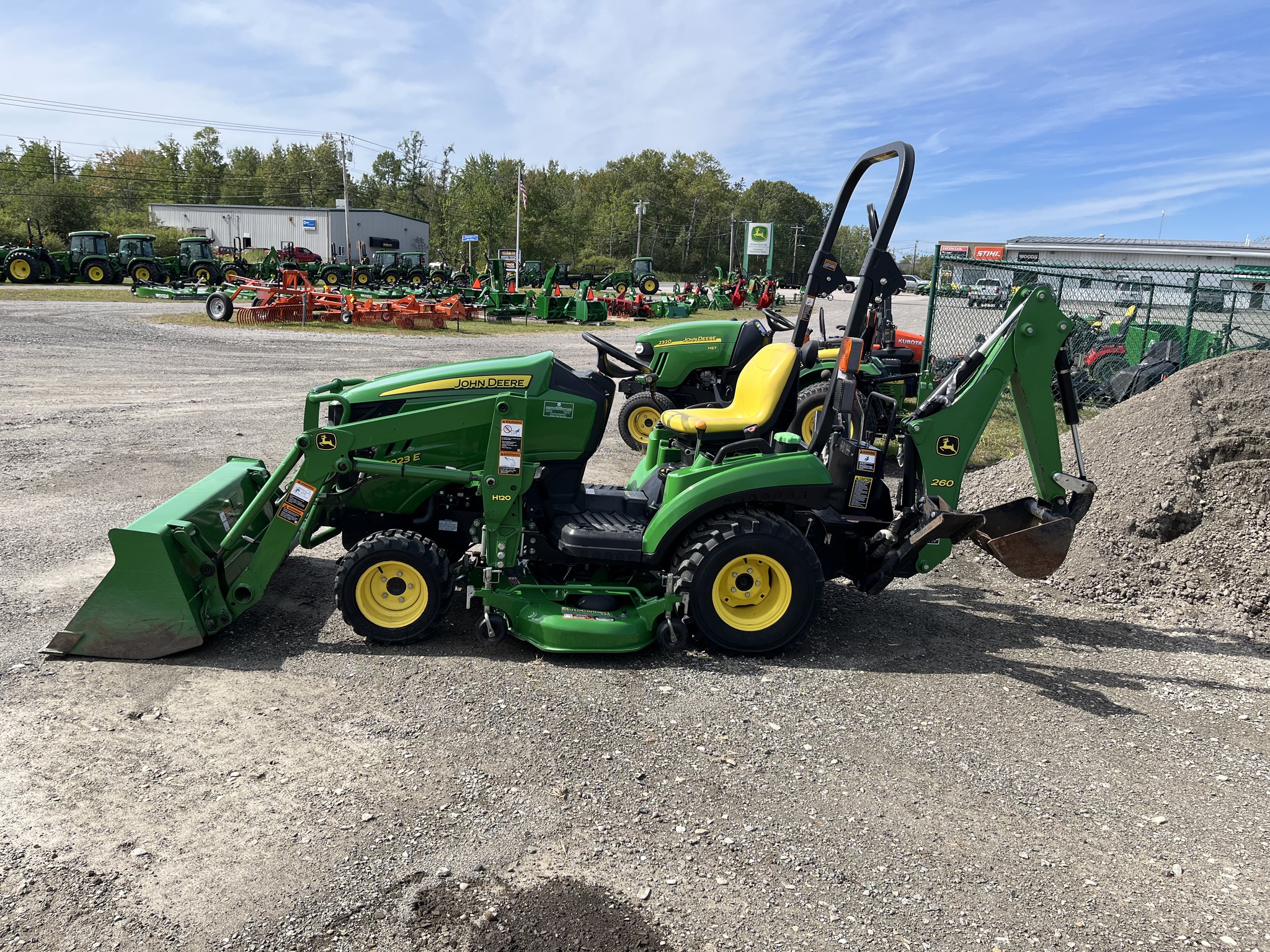2016 John Deere 1023E Image 8