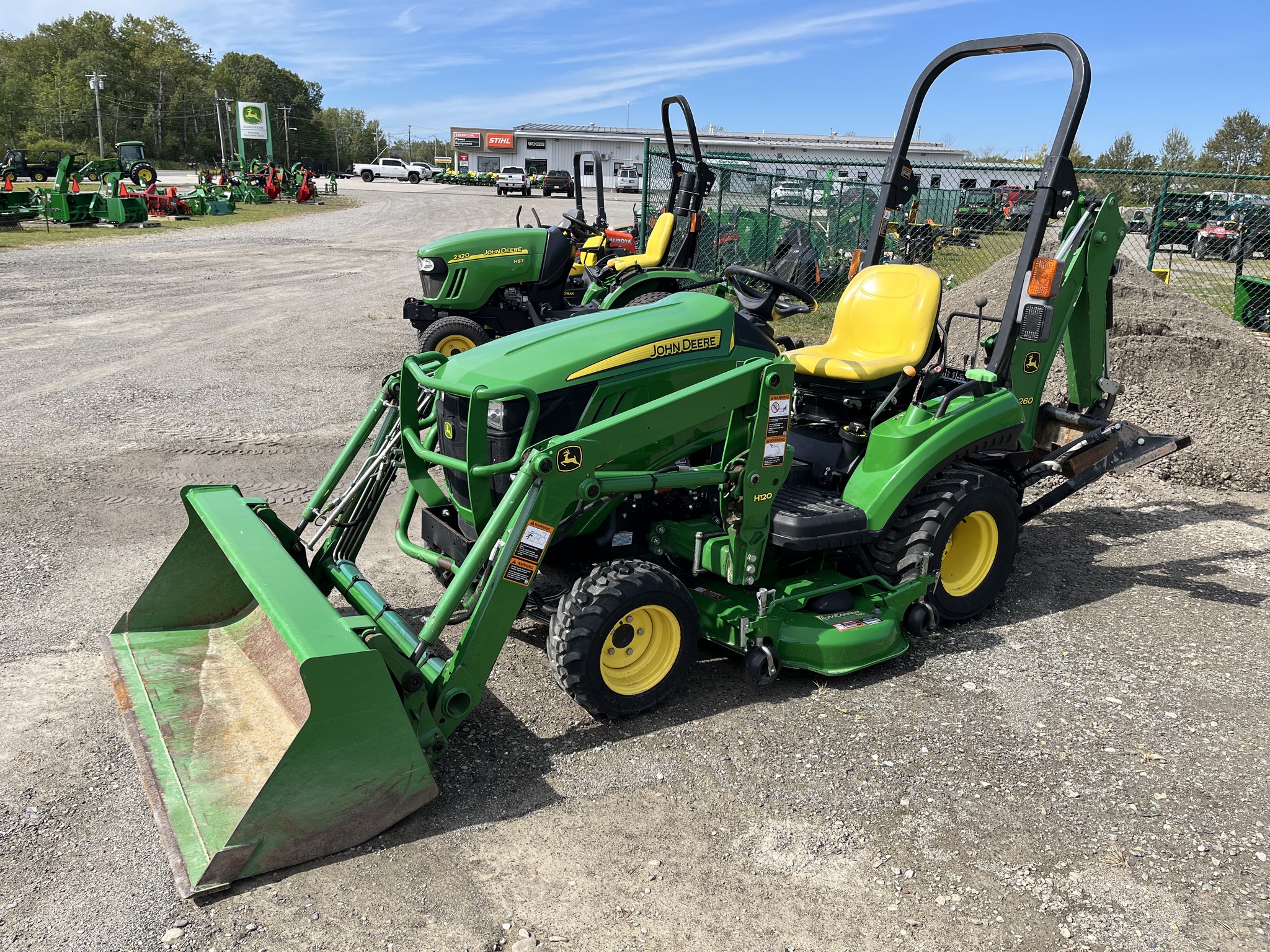 2016 John Deere 1023E Image 1