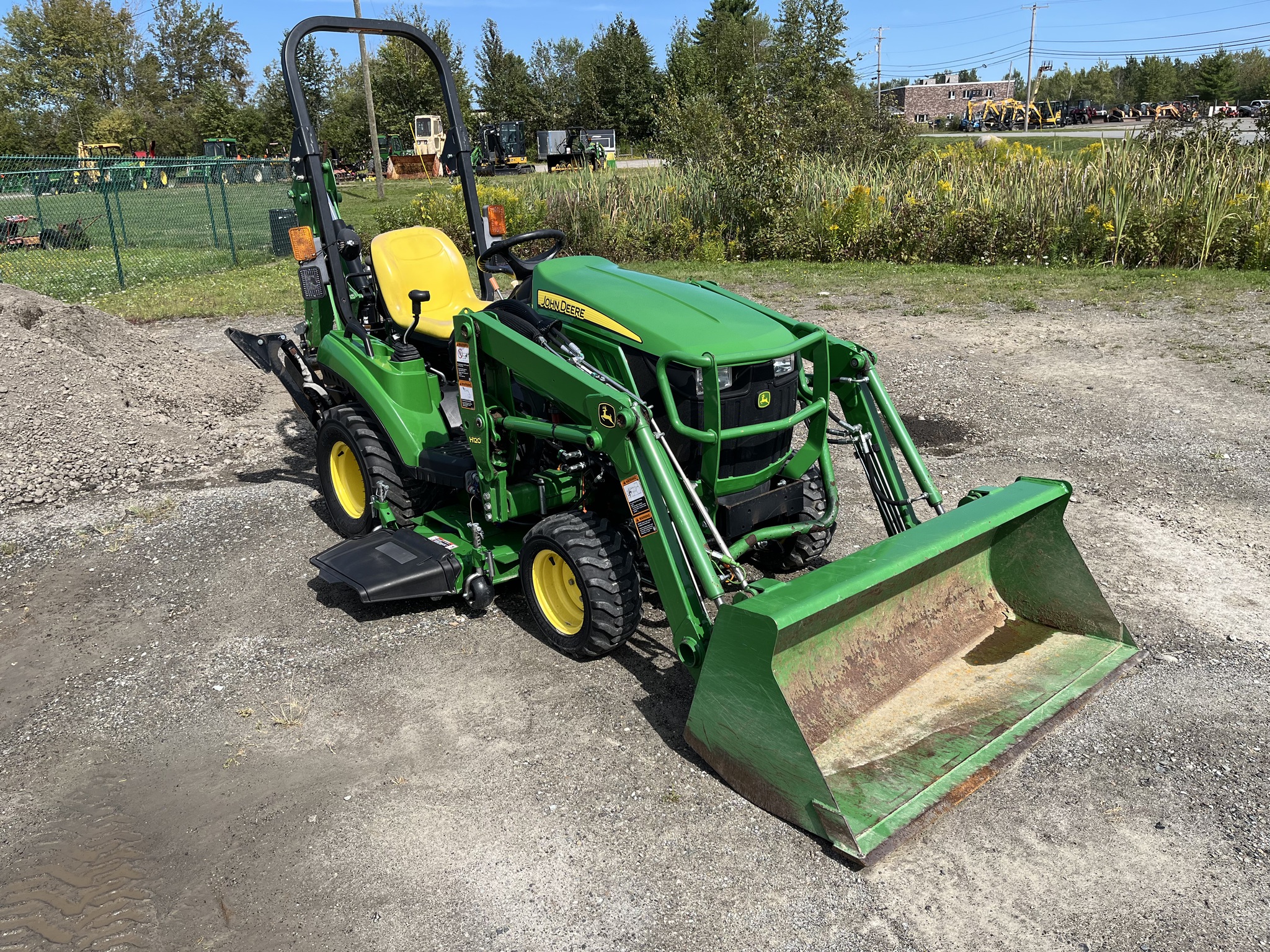2016 John Deere 1023E Image 3