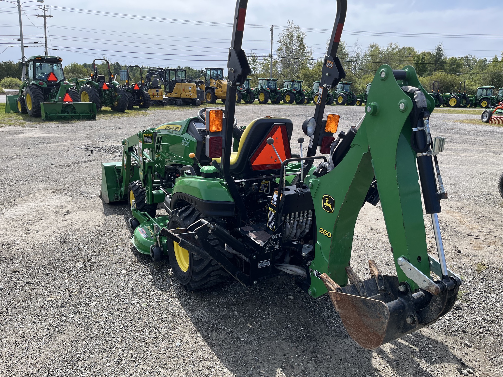 2016 John Deere 1023E Image 5