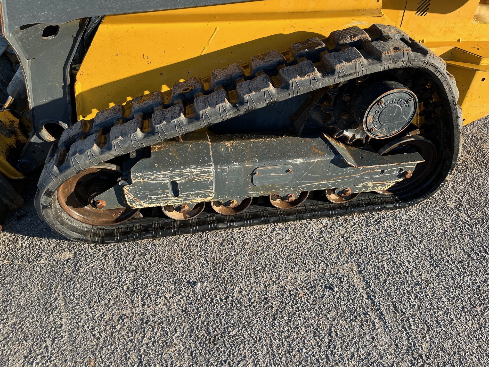 2021 John Deere 325G Image 5