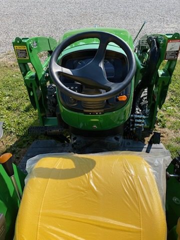 2025 John Deere 2032R Image 5