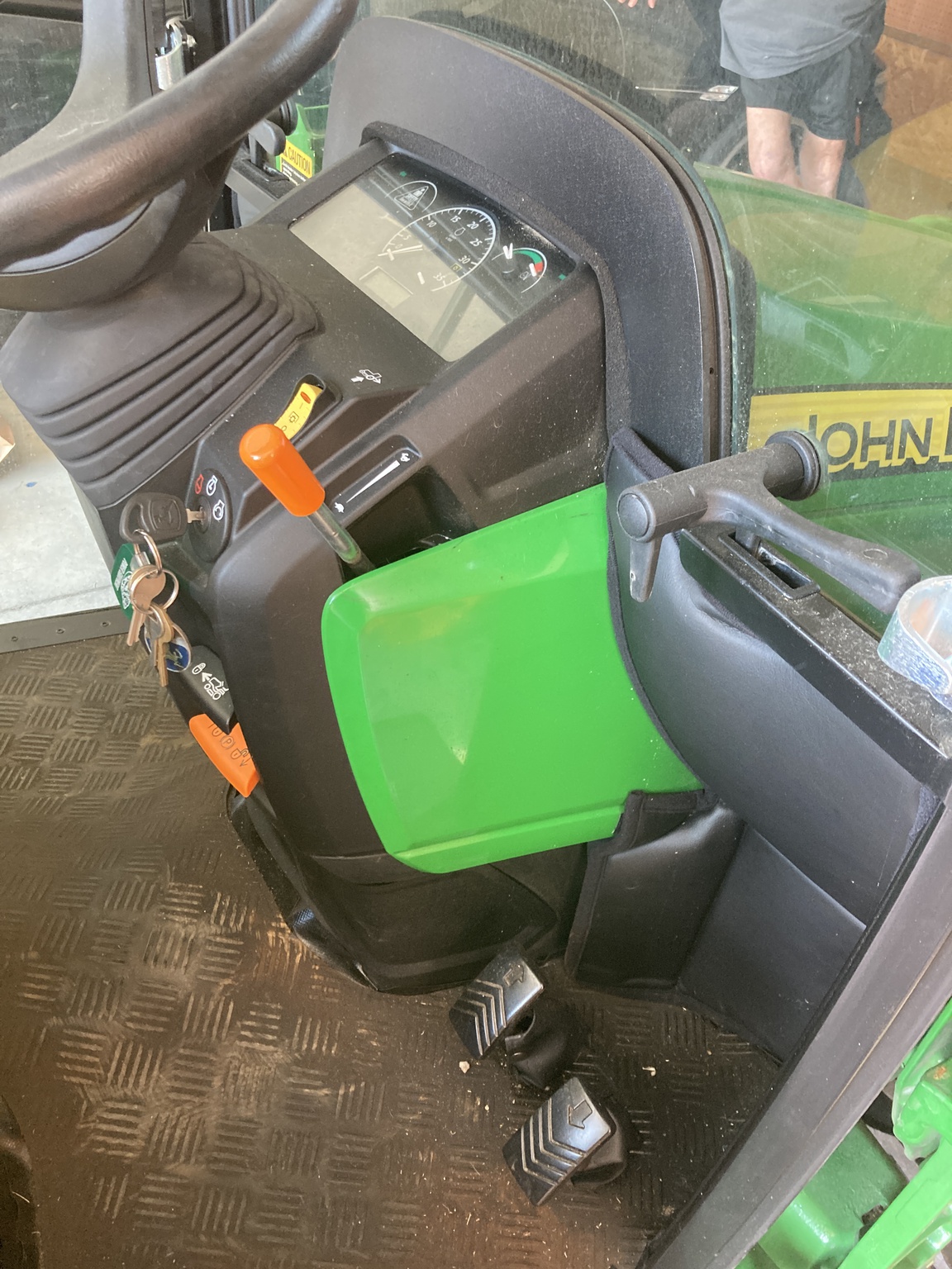2020 John Deere 1025R Image 14