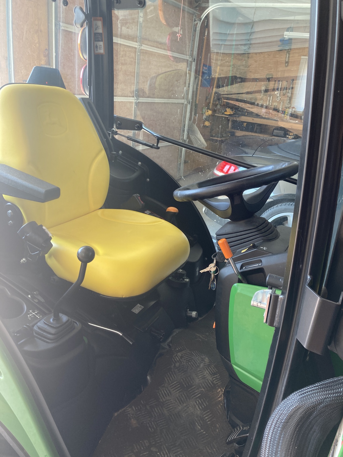 2020 John Deere 1025R Image 11