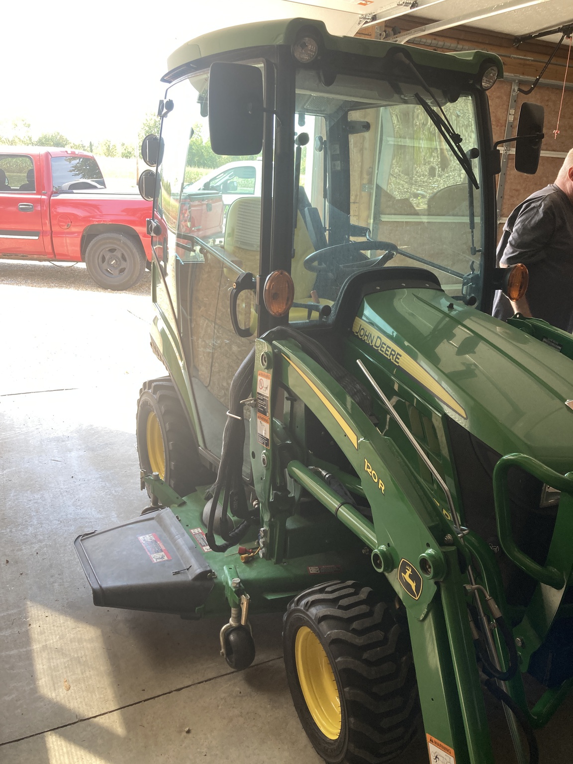 2020 John Deere 1025R Image 1