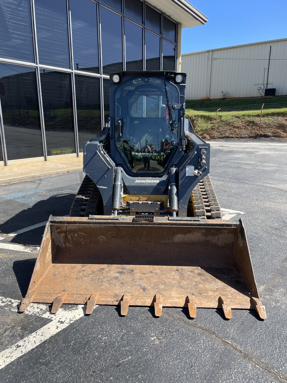 2022 John Deere 325G Image 7