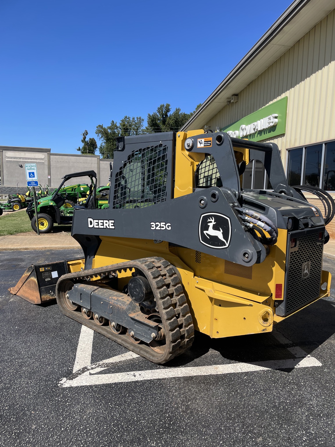 2022 John Deere 325G Image 5