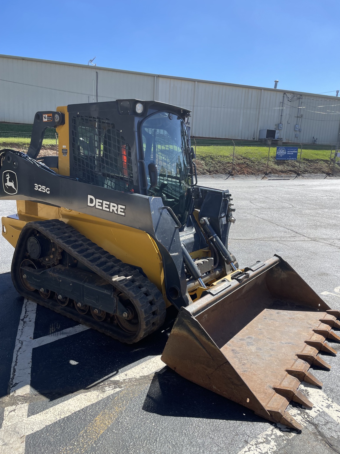 2022 John Deere 325G Image 1