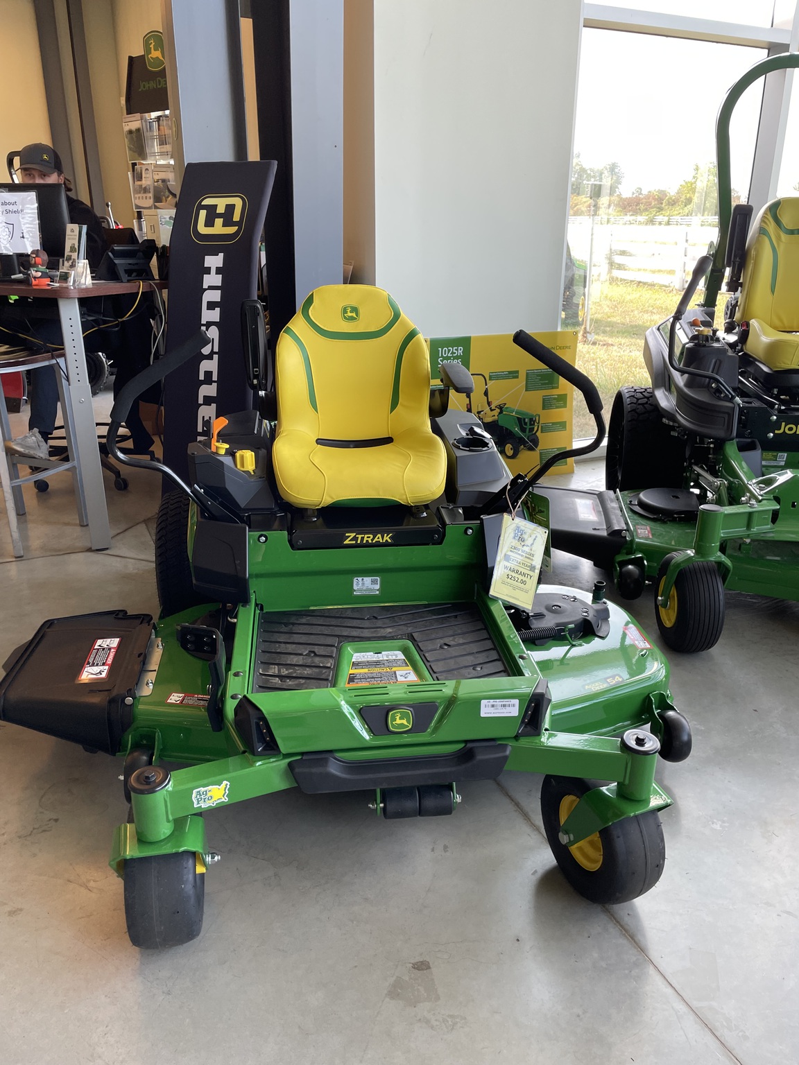 2025 John Deere Z330R Image 2