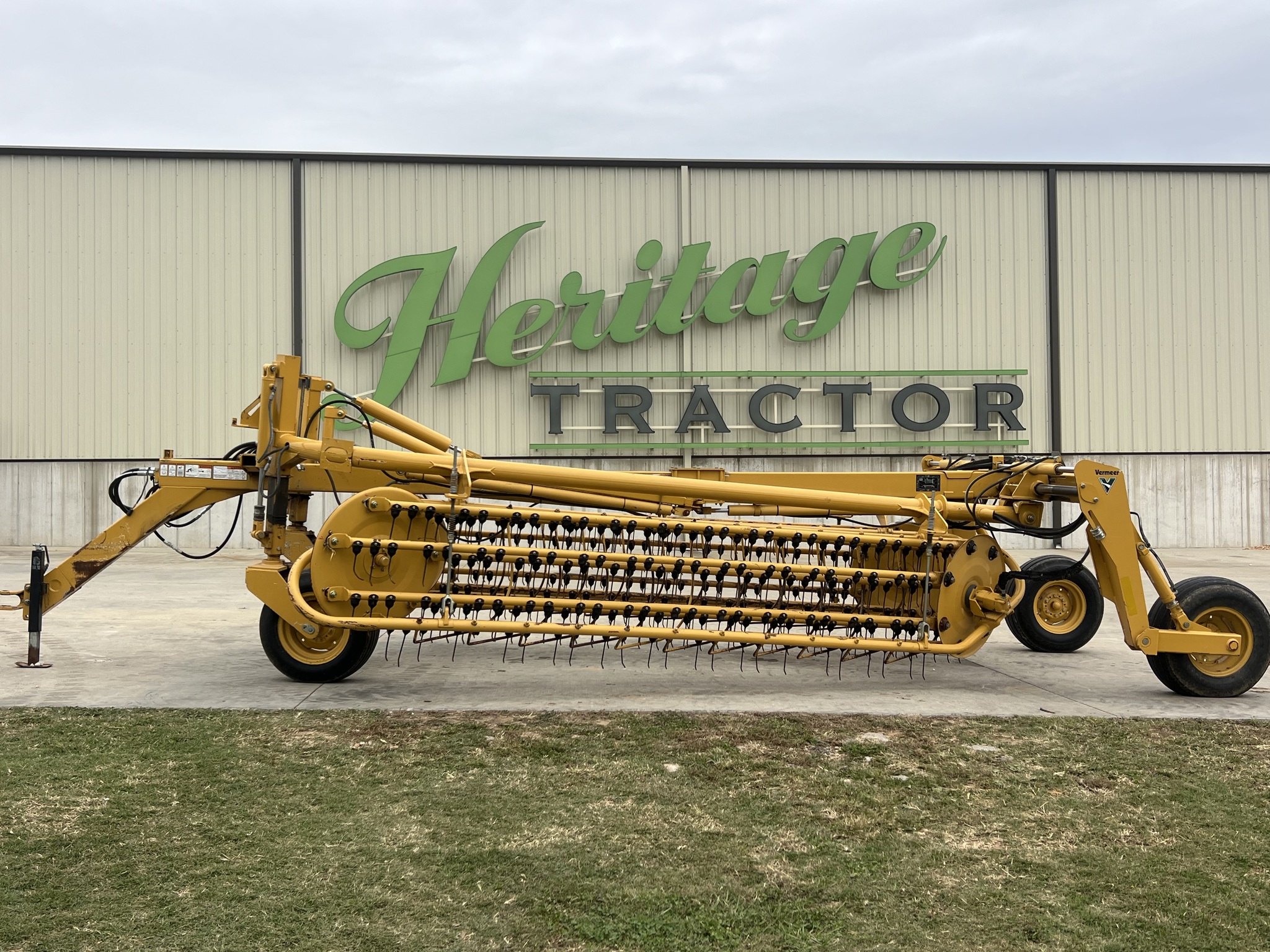  2019 Vermeer R2800 at Heritage Tractor in Rogersville, MO