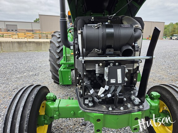Photo of 2024 John Deere 5060E