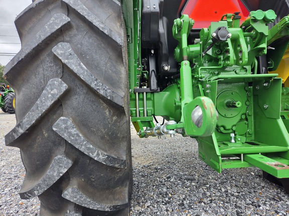 Photo of 2024 John Deere 5060E