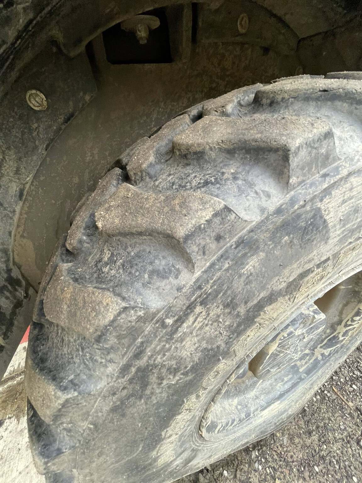 2021 Case 121F Image 11