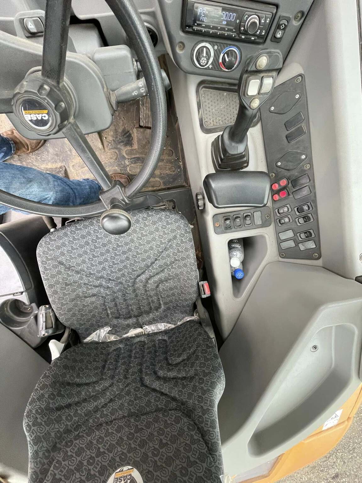 2021 Case 121F Image 15