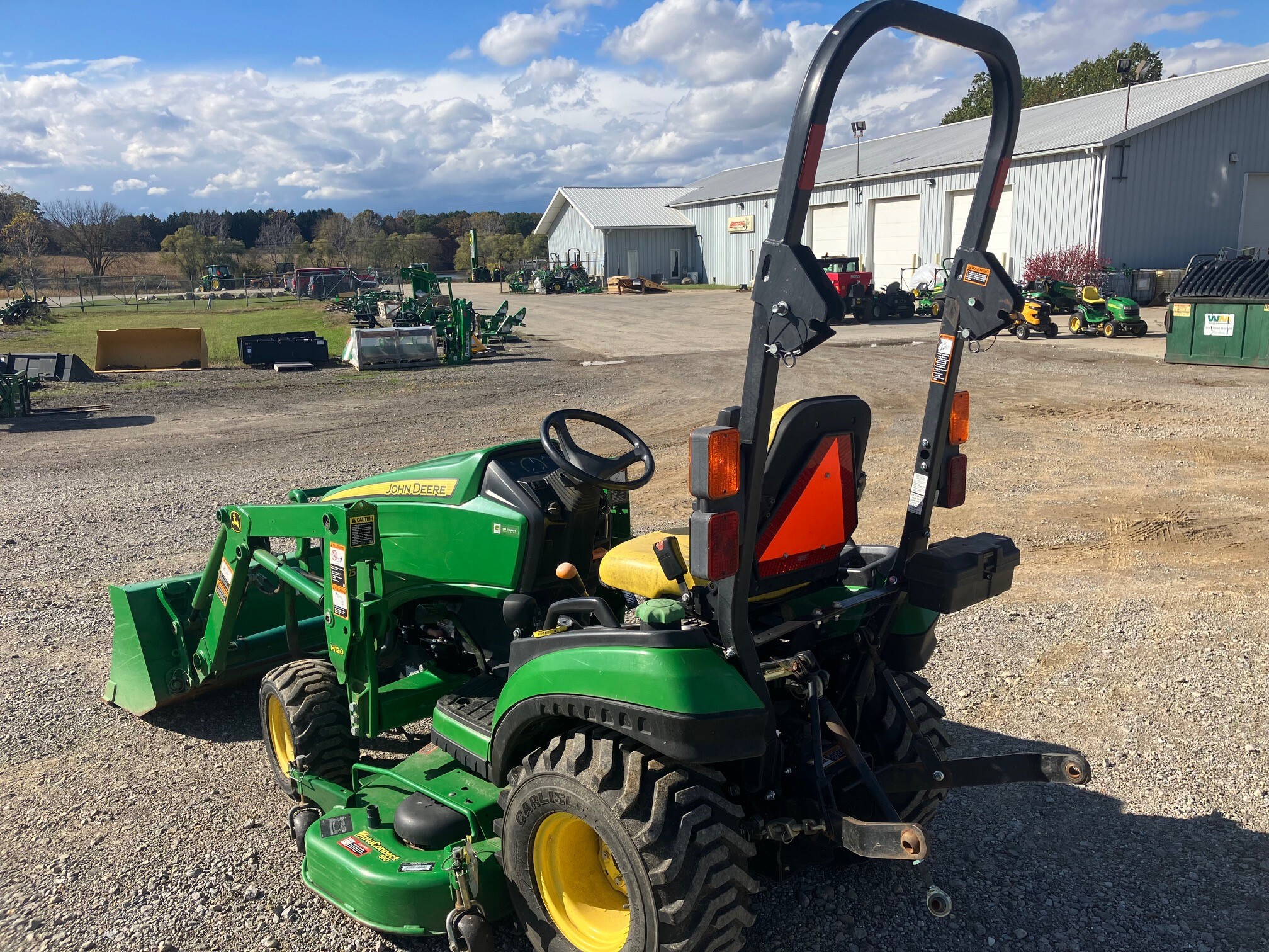 2014 John Deere 1025R Image 4