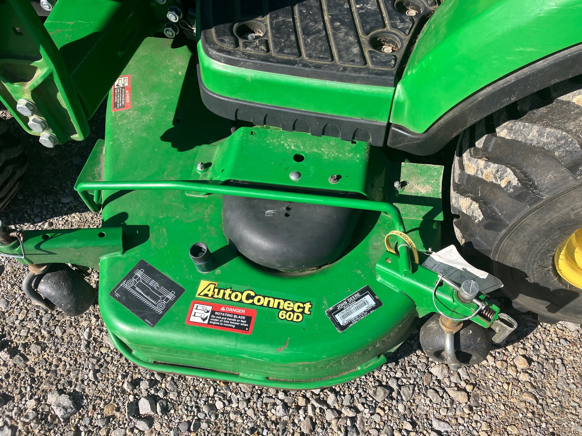 2014 John Deere 1025R Image 5