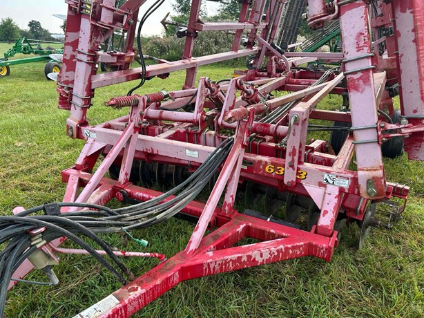 2010 Sunflower 6333 Image 6