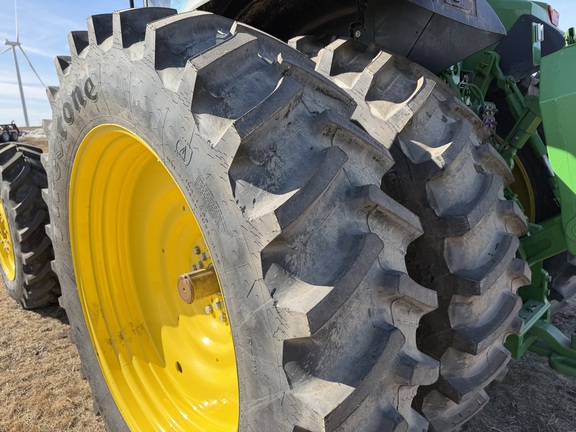 2025 John Deere 8R 340 - Photo18