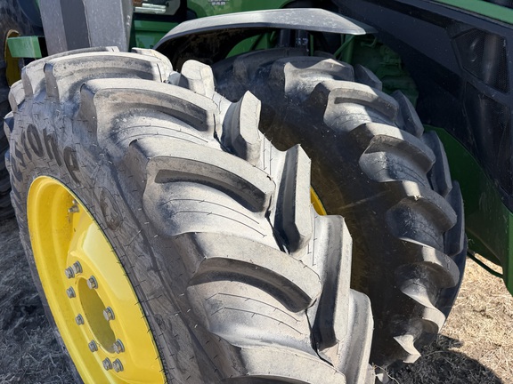 2025 John Deere 8R 340 - Photo12